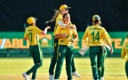 kayla-reyneke-wicket-celebration16.webp