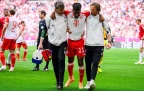 kingsley-coman-of-bayern-munich-leaves-the-pitch-injured16.webp