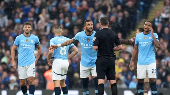 Kyle Walker expresses frustration with referee Michael Oliver over Arsenal's equalizer