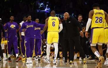 LA Lakers Lebron James celebrates playoffs win