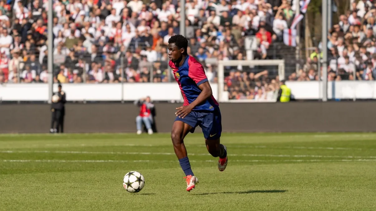 Barcelona's right-back crisis deepens with Landry Farre sidelined for 3-4 months Barcelona's right-back crisis deepens with Landry Farre sidelined for 3-4 months