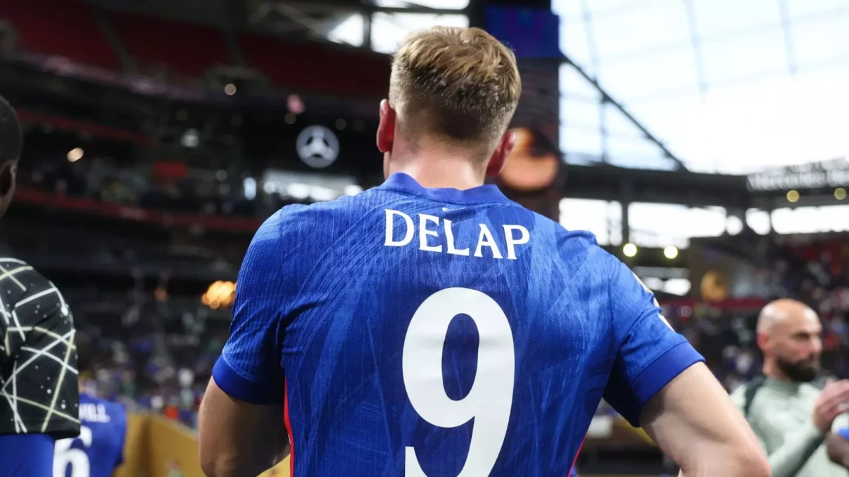 Liam Delap dismisses number nine 'curse' talk as he eyes Chelsea starting role