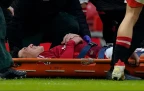 lisandro-martinez-of-manchester-united-lays-on-a-stretcher-injured16.webp