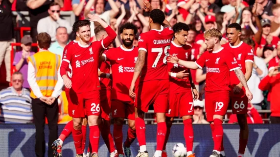 Mohamed Salah on target as Liverpool outclass Tottenham