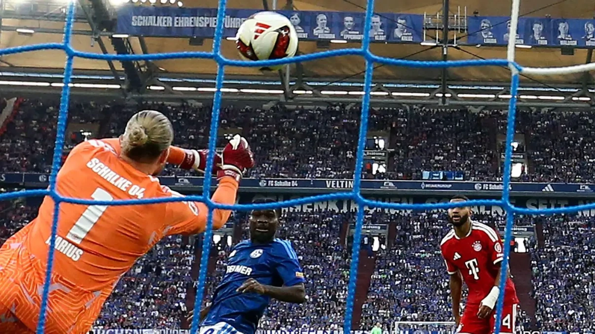 Bundesliga: Schalke end Bayern scoring streak, Dortmund earn last-gasp win Bundesliga: Schalke end Bayern scoring streak, Dortmund earn last-gasp win