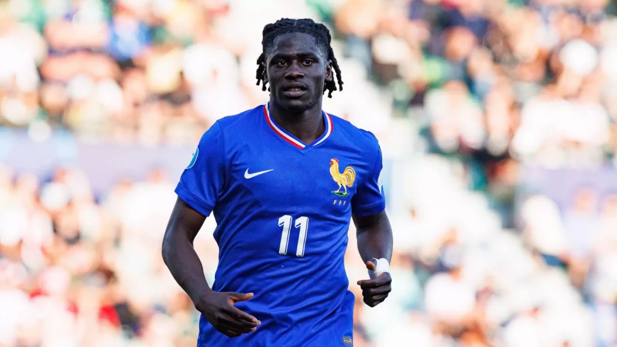 Burnley complete signing of Loum Tchaouna from Lazio