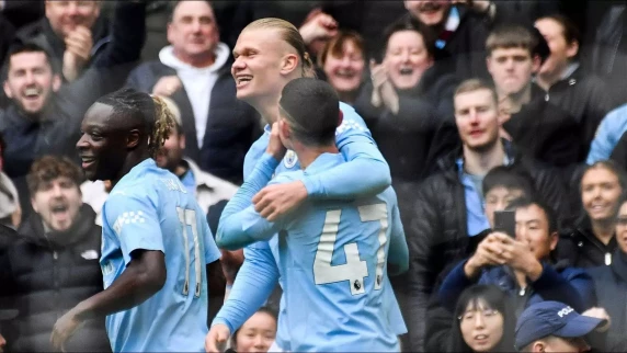 Erling Haaland brace hands Man City victory over Everton