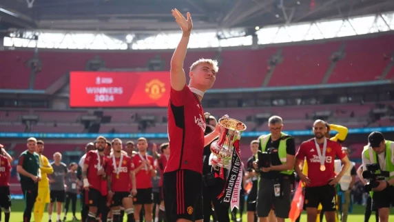 Manchester United squad pledge to build on FA Cup success in open letter to fans