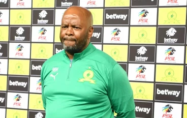 Manqoba Mnqgithi, Head coach of Mamelodi Sundowns during the Betway Premiership match between Mamelodi Sundowns and Cape Town City FC at Loftus Versfeld Stadium on October 30, 2024 in Pretori