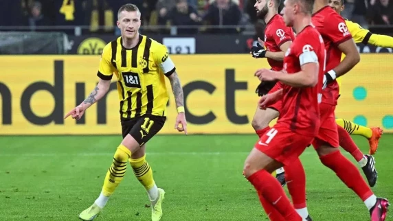 Borussia Dortmund claims top spot in Bundesliga with win over RB Leipzig