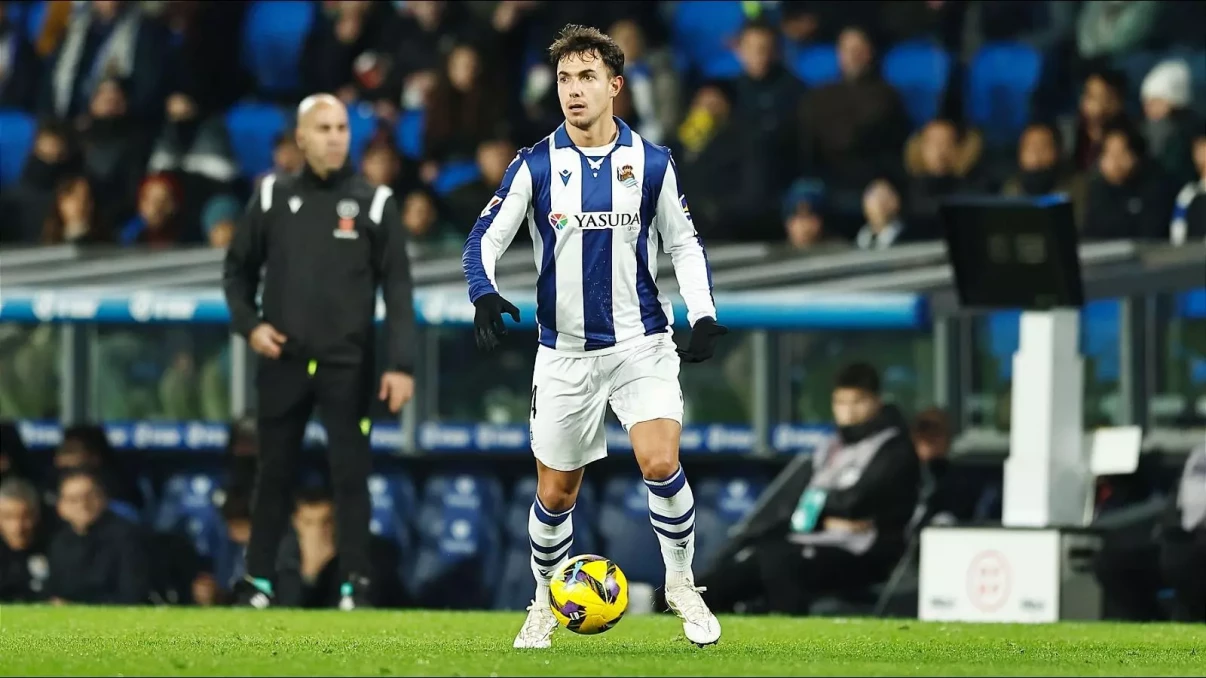 Arsenal complete signing of Spain midfielder Martin Zubimendi from Real Sociedad