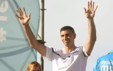 The goalkeeper of the Argentine national team, Emiliano "Dibu" Martinez was received and cheered by a crowd in his hometown, in Mar del Plata, Argentina, on December 22, 2022.