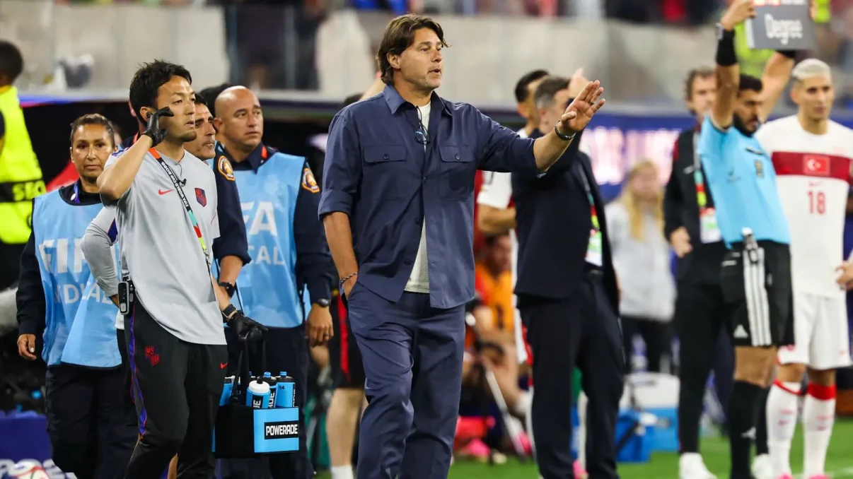 Mauricio Pochettino slams Folarin Balogun red card after USA beat Bosnia to reach World Cup last 16 Mauricio Pochettino slams Folarin Balogun red card after USA beat Bosnia to reach World Cup last 16