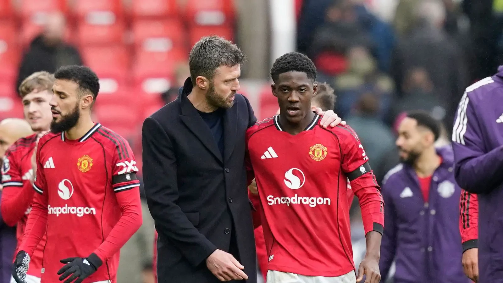 Man Utd manager Michael Carrick explains faith in 'incredible' Kobbie Mainoo | soccer