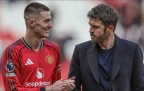 michael-carrick-manager-of-manchester-united-and-benjamin-sesko-1-march-202616.webp