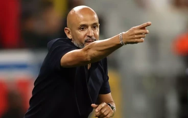 Mamelodi Sundowns coach Miguel Cardoso during the Betway Premiership match between Stellenbosch FC and Mamelodi Sundowns at DHL Stadium on December 18, 2024 in Cape Town, South Africa.