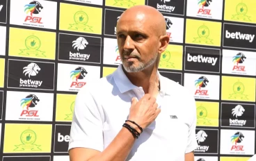 Mamelodi Sundowns coach Miguel Cardoso during the Betway Premiership match between Mamelodi Sundowns and Orlando Pirates at Loftus Versfeld Stadium on February 08, 2025 in Pretoria, South Afr