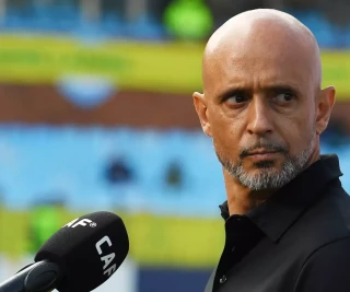 Mamelodi Sundowns coach Miguel Cardoso during the 1st Leg of the CAF Champions League semi final match between Mamelodi Sundowns and Al Ahly FC at Loftus Stadium on April 19, 2025 in Pretoria