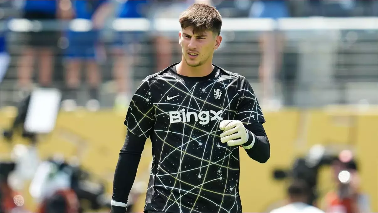 Chelsea's young keeper Mike Penders foins Strasbourg on loan