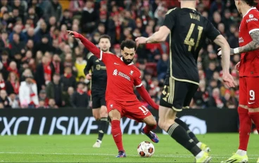 mohamed-salah-of-liverpool-shoots-and-scores16