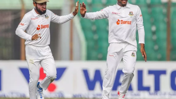 Late wickets give Bangladesh hope of forcing historic Test victory over India