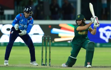 nadine-de-klerk-batting16