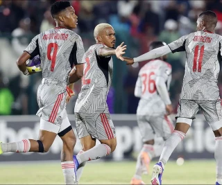 oswin-appollis-of-orlando-pirates-celebrates-scoring-10-april-2026-(backpage)16