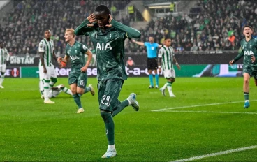 pape-sarr-celebrates-after-scoring-for-tottenham16