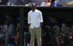 pape-thiaw-in-front-of-the-bench16.webp