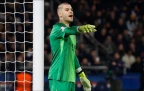 psg-goalkeeper-lucas-chevalier-26-november-202516.webp