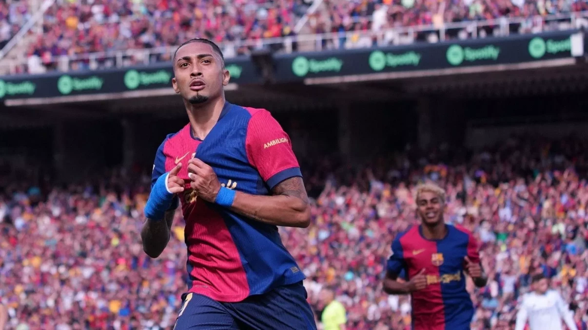 Barcelona edge Real Madrid in seven-goal thriller to move within reach of La Liga title
