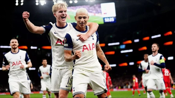 Richarlison strikes as Tottenham edge past AZ Alkmaar