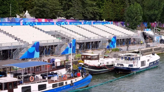 Olympic triathlon under threat due to poor water quality of the Seine