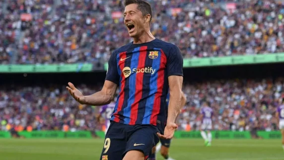 Robert Lewandowski's late penalty seals dramatic win for Barcelona