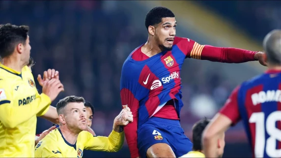 Barcelona take step toward securing defender Ronald Araujo's future