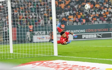 South African goal keeper Ronwen Williams during the TotalEnergies CAF Africa Cup of Nations, quarter final match between Cape Verde and South Africa at Stade Charles Konan Banny on February