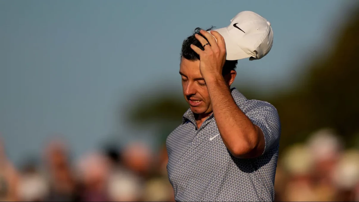 Rory McIlroy's third-round collapse sets up grandstand finish at the Masters Rory McIlroy's third-round collapse sets up grandstand finish at the Masters