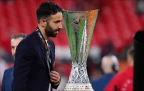ruben-amorim-coach-of-manchester-united-looks-dejected-after-loss16.webp
