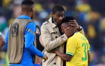 Mamelodi Sundowns coach Rulani Mokwena and Cassius Mailula during the CAF Champions League match between Mamelodi Sundowns and Wydad Athletic Club