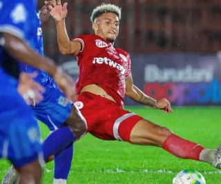 Simba SC Defender Rushine de Reuck