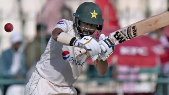 Pakistan show fight with the bat to keep hopes against England alive
