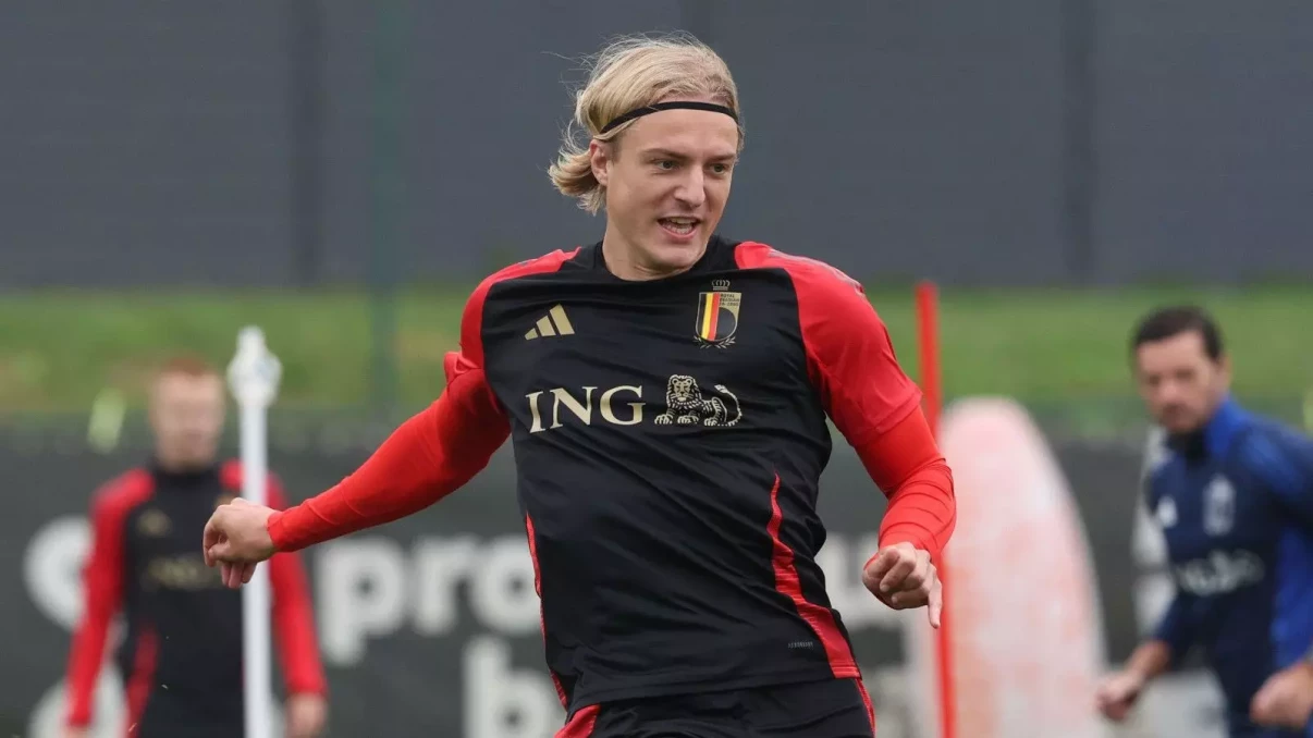 Leeds United sign Belgian defender Sebastiaan Bornauw