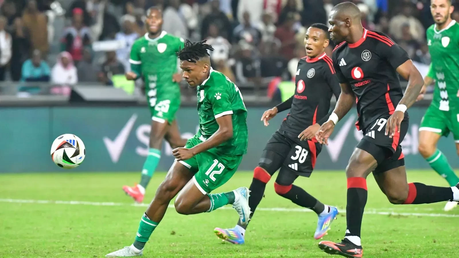 Orlando Pirates attacking against Sekhukhune United