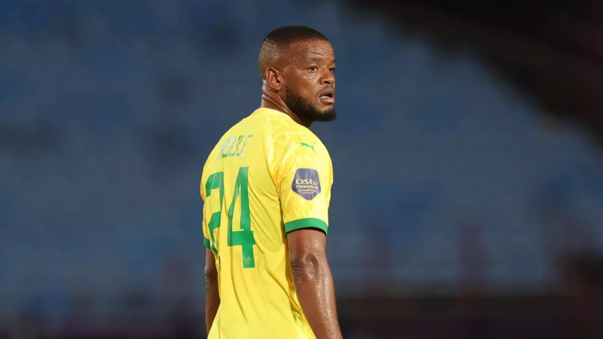 Thandani Ntshumayelo appeal to Sipho Mbule to save his career