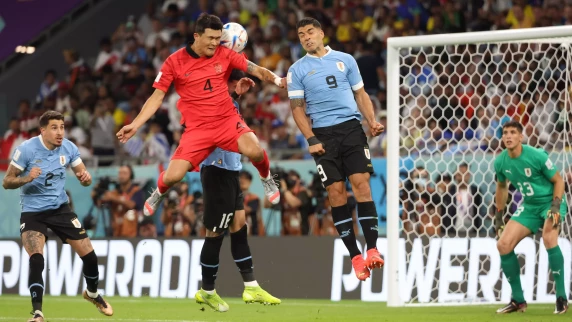 Uruguay and South Korea battle to lackluster draw at 2022 FIFA World Cup