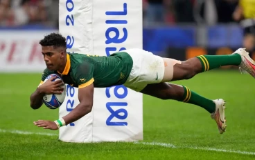 South Africa's Canan Moodie scores a try during the Rugby World Cup