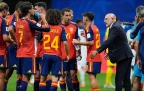 spain-head-coach-luis-de-la-fuente-instructs-his-players-15-june-202616.webp