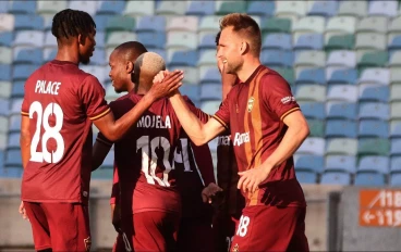 stellenbosch-fc-players-celebrate-victory16