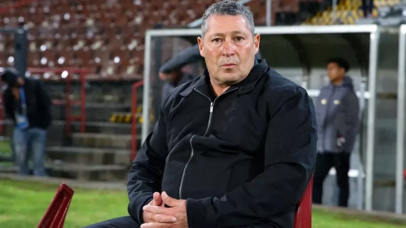 Steve Barker questions Kaizer Chiefs’ red card and penalty record