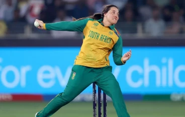 Sune Luus of South Africa bowls during the ICC Women's T20 World Cup Final 2024 match between South Africa and New Zealand at Dubai International Stadium on October 20, 2024 in Dubai, United